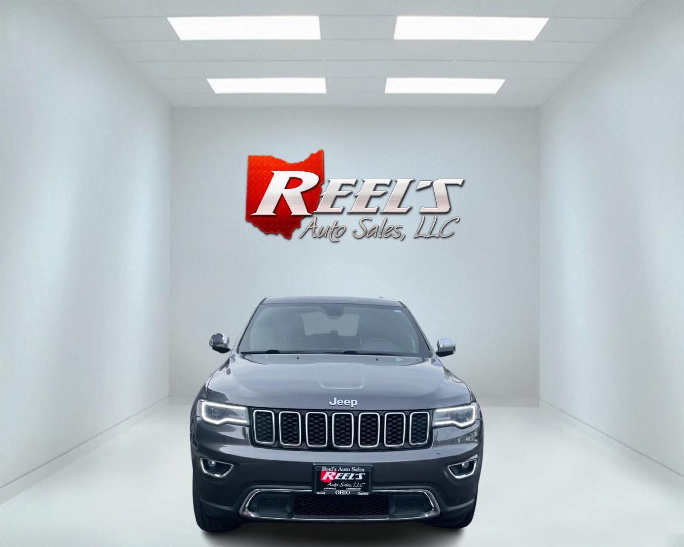 2017 Gray /Black Jeep Grand Cherokee Limited 4WD (1C4RJFBG9HC) with an 3.6L V6 DOHC 24V engine, 8A transmission, located at 547 E. Main St., Orwell, OH, 44076, (440) 437-5893, 41.535435, -80.847855 - Photo#1